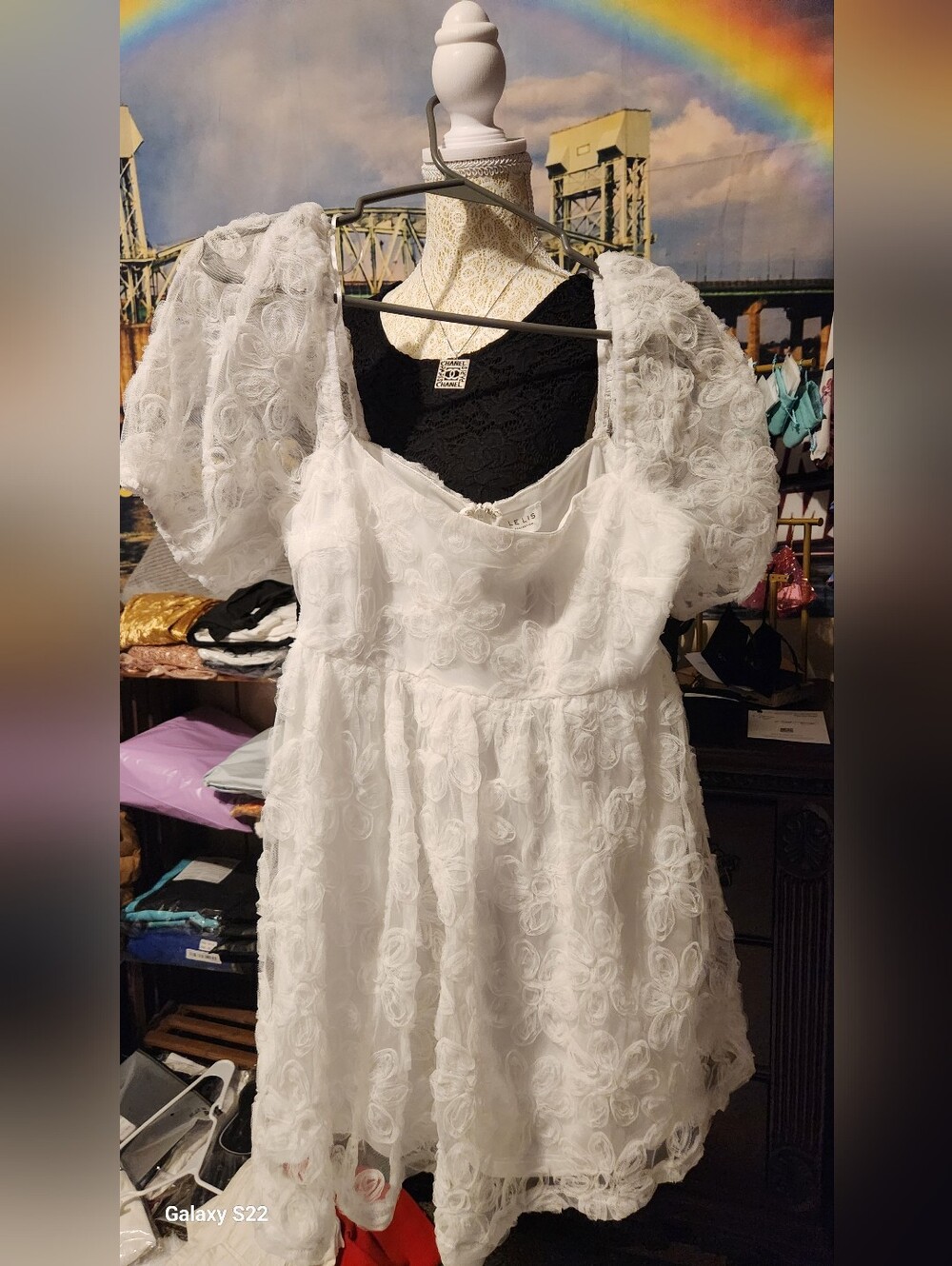 NWT LELIS SIZE MEDIUM White Puff Sleeve Floral Lace Mini Dress